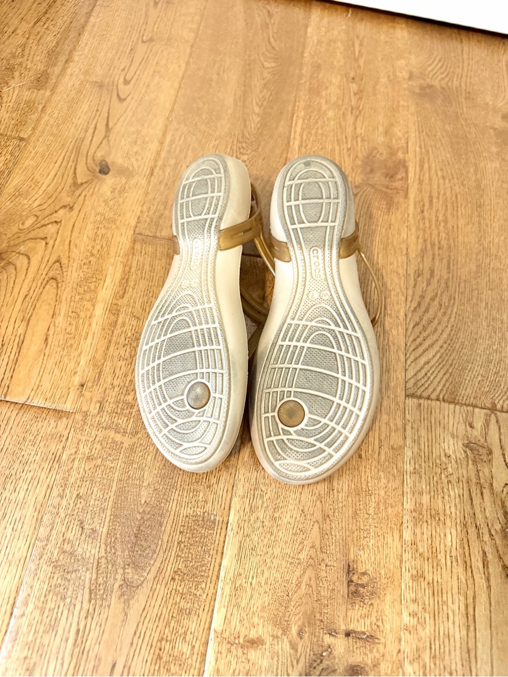 Crocs Isabella T-Strap Thong Gold Tan Slip On Jelly Thong Sandals Size 7 Comfort - Picture 5 of 7